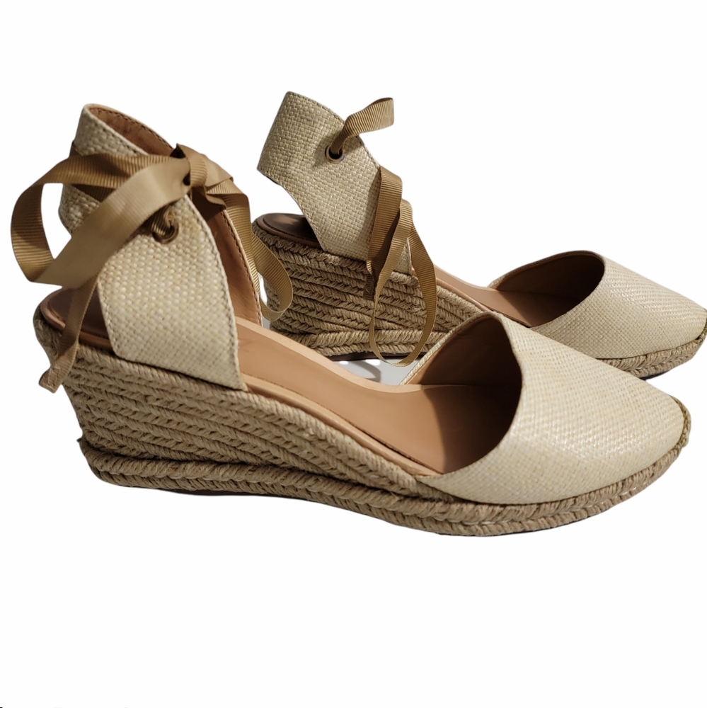 Schutz Caysey Size 10 Wedges